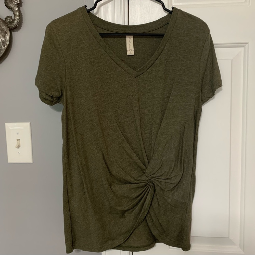 Adorable shirt with knot